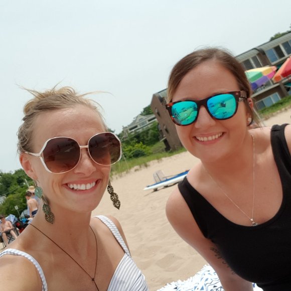 Meet your Posher, Erika - Picture 3 of 3